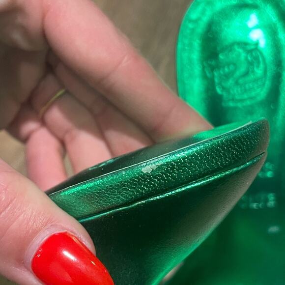 Dundas X Revolve Heels green marked 7 but truly are a 6.5 Simply gorgeous. - Picture 3 of 6